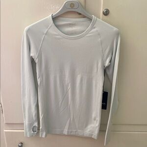 Peach Blue Long Sleeve Seamless Crew Neck Tee Shirt Thumbholes Athletic Workout